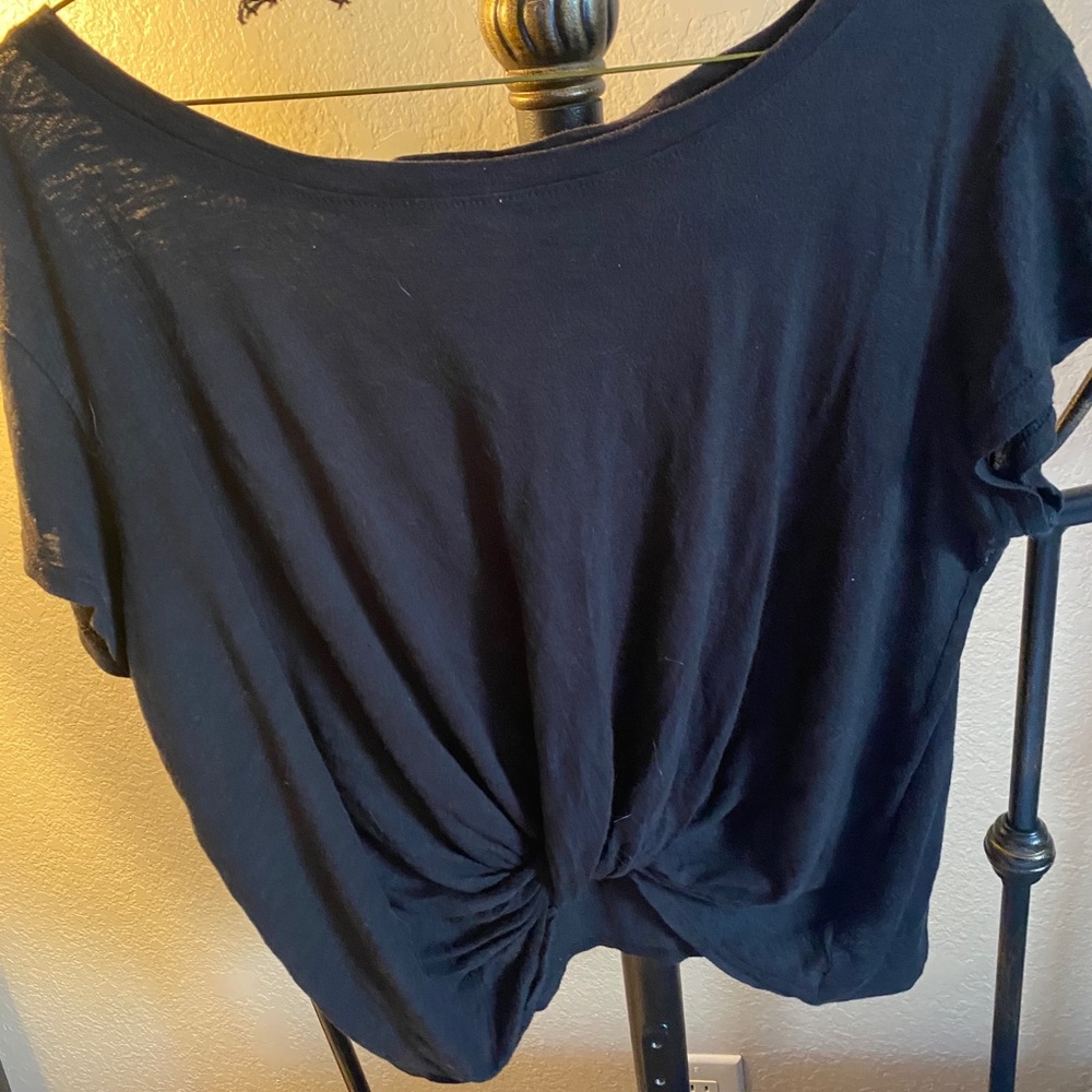 Black twisted top